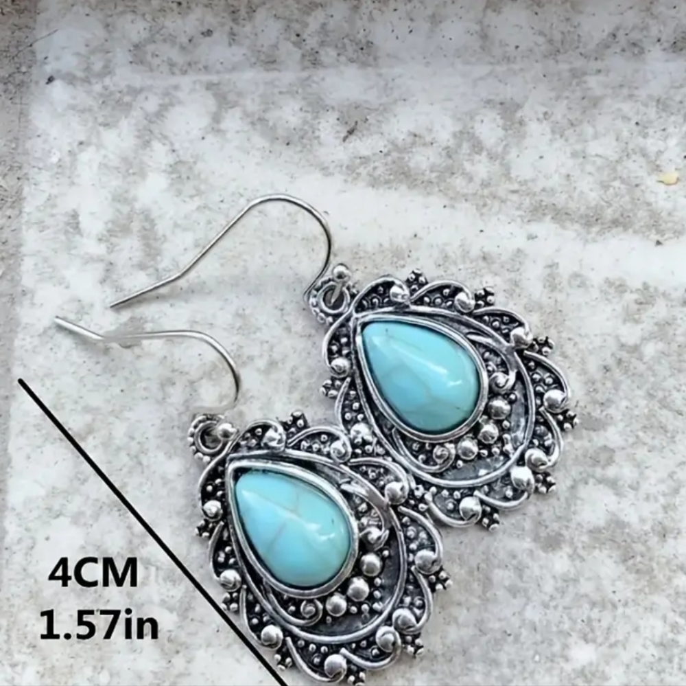 Nwt Drop Turquoise faux Dangle Earrings - Picture 3 of 6